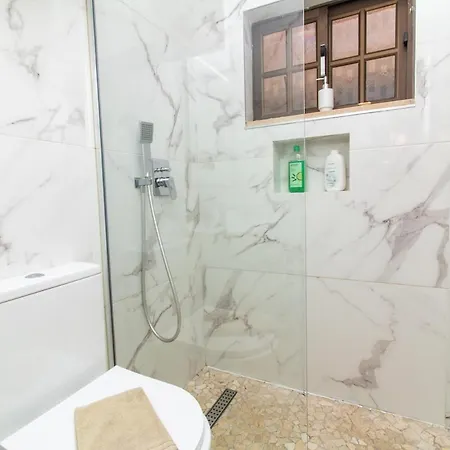 Seaside Tiny Treasure Casa de Férias